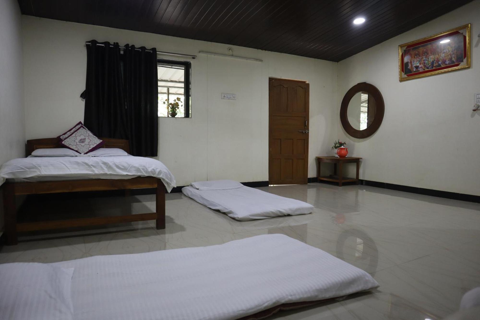 Gokul Cottage & Villa Revadanda Ngoại thất bức ảnh