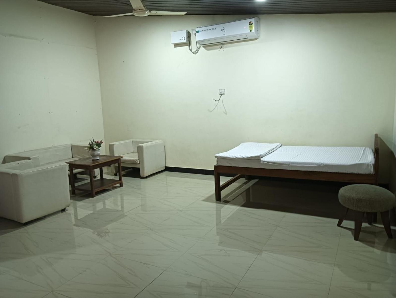 Gokul Cottage & Villa Revadanda Ngoại thất bức ảnh