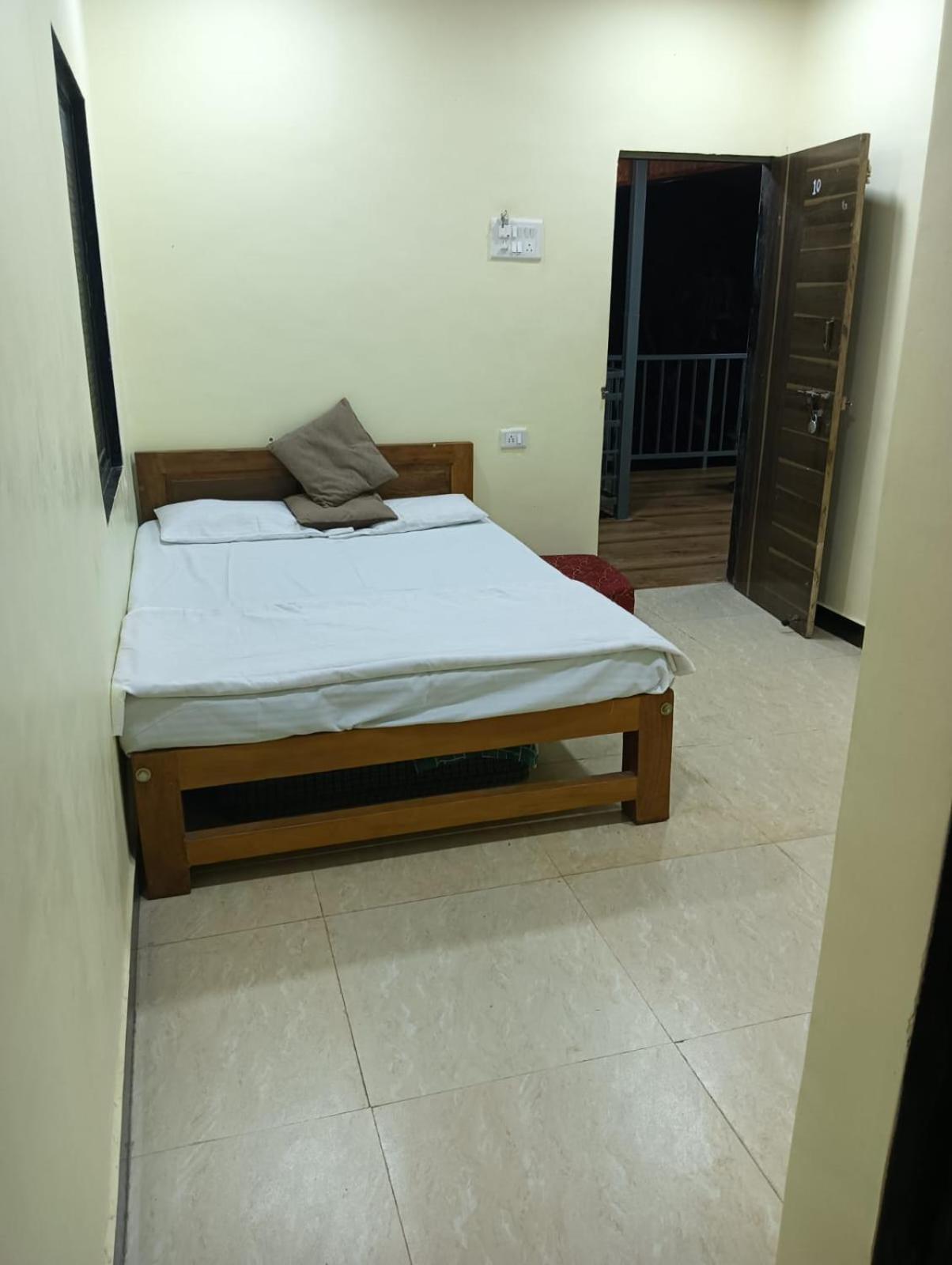 Gokul Cottage & Villa Revadanda Ngoại thất bức ảnh
